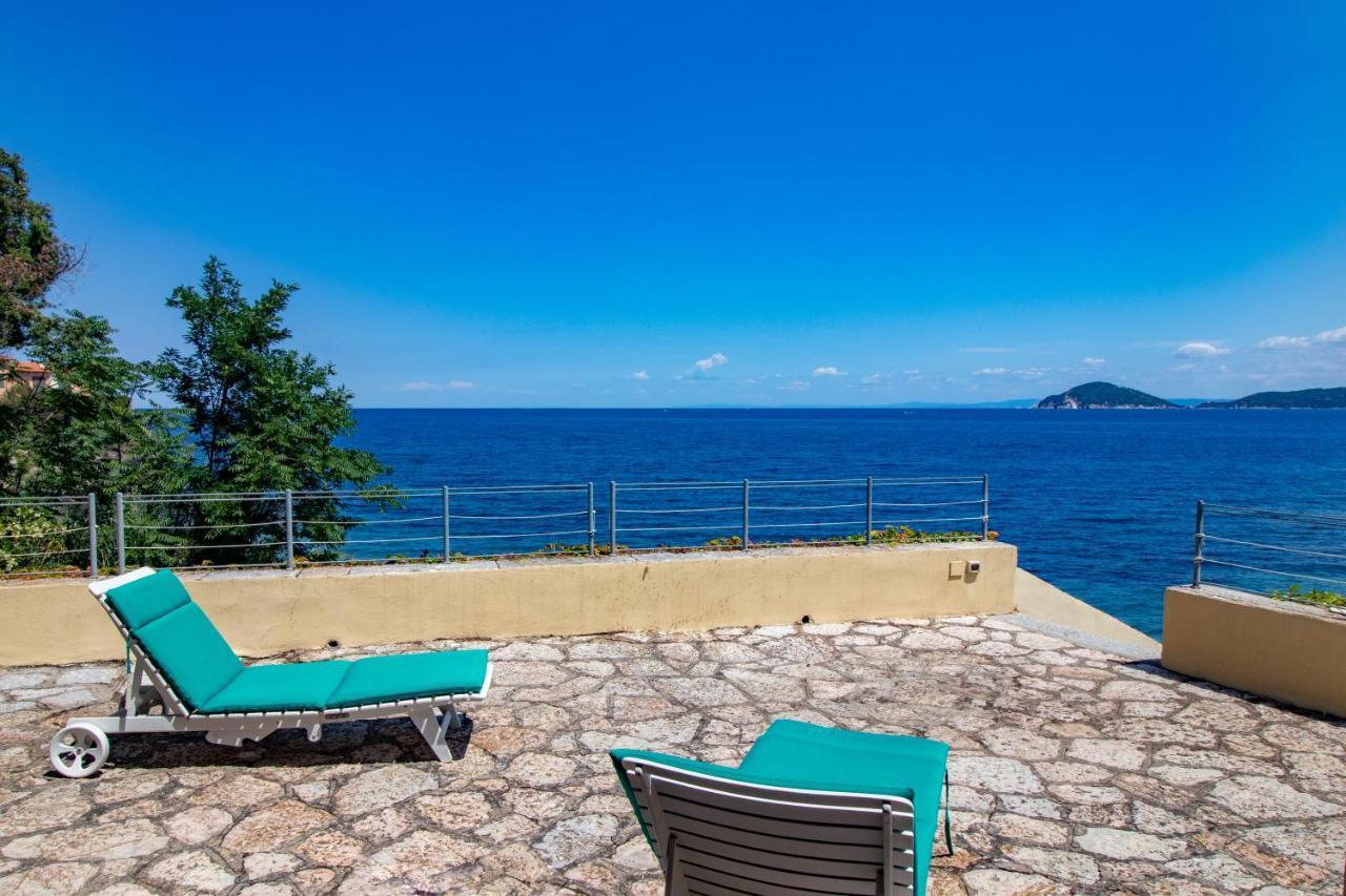 Villa Le Sprizze A Bordo Del Mare - Goelba มาร์ชานา มารีนา ภายนอก รูปภาพ