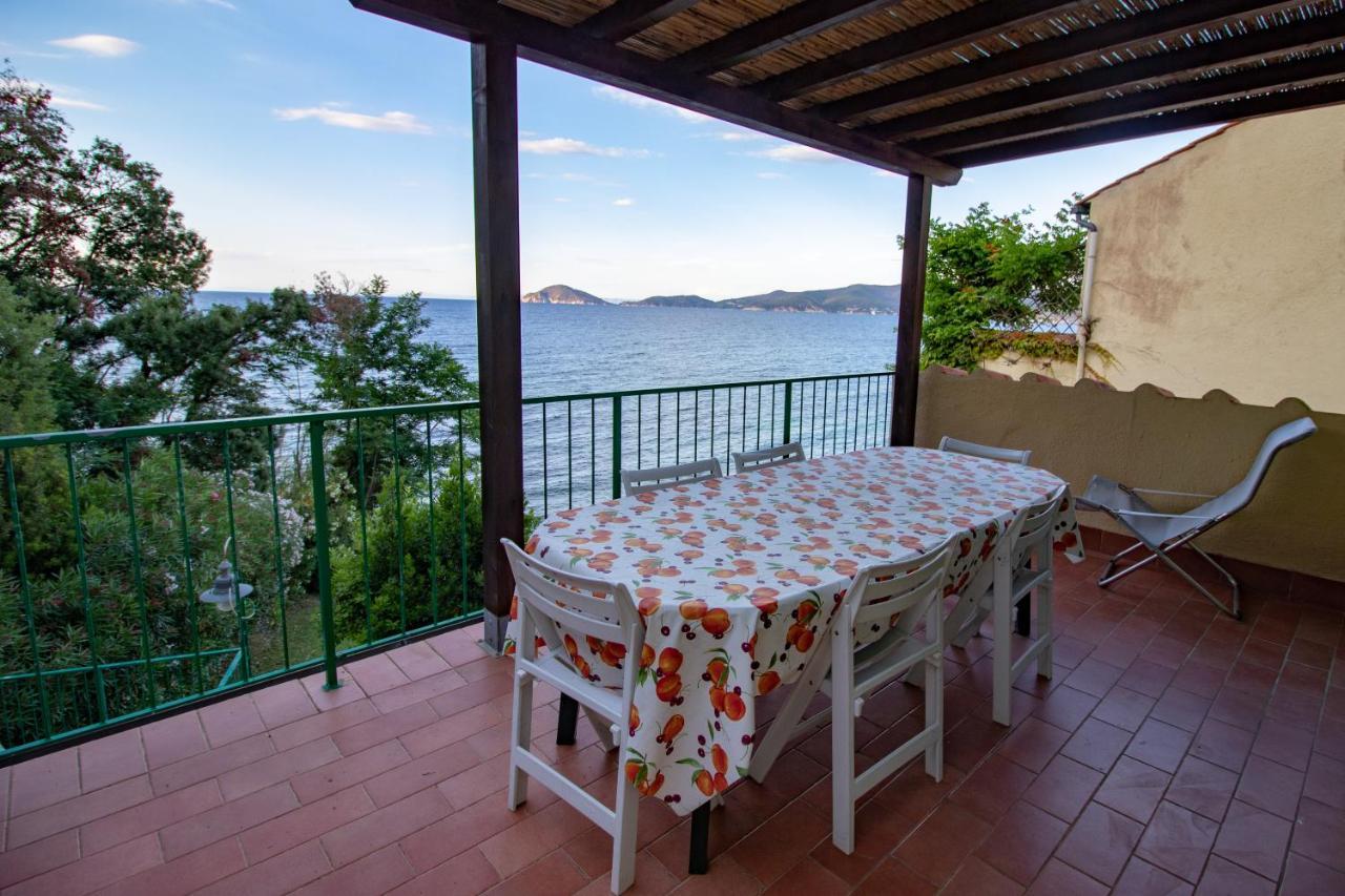 Villa Le Sprizze A Bordo Del Mare - Goelba มาร์ชานา มารีนา ภายนอก รูปภาพ